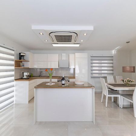 Joy 1 Apartment โนวาลยา ภายนอก รูปภาพ