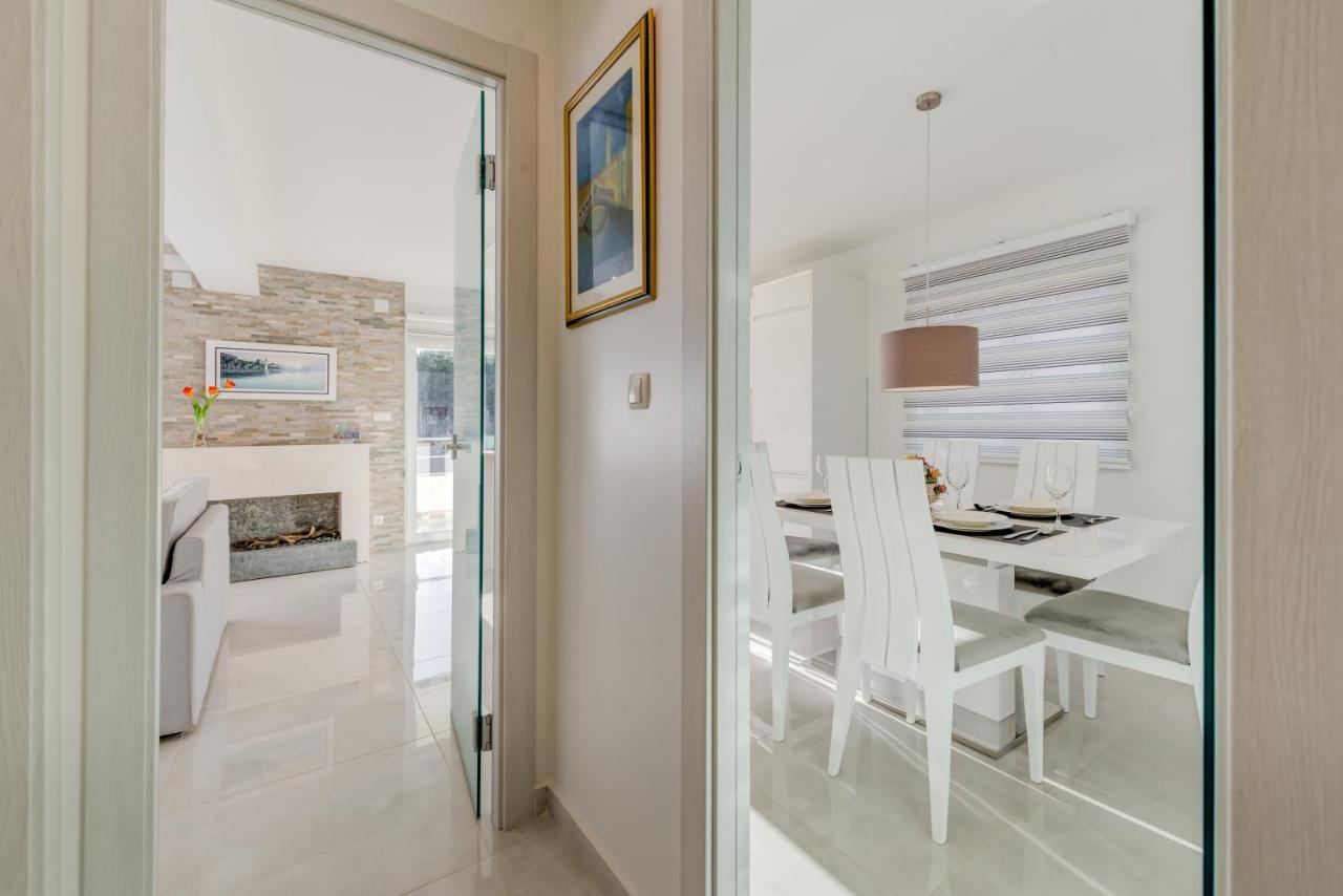 Joy 1 Apartment โนวาลยา ภายนอก รูปภาพ