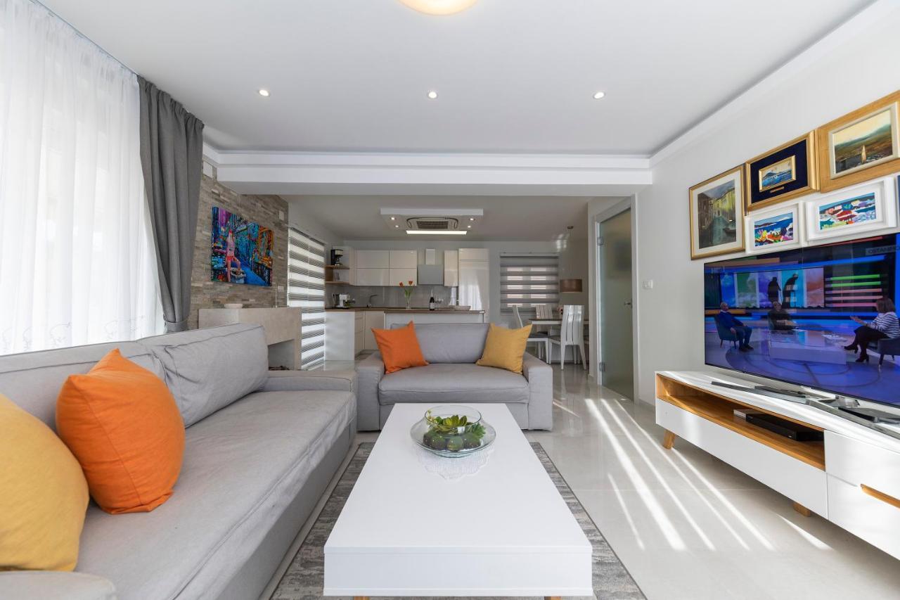 Joy 1 Apartment โนวาลยา ภายนอก รูปภาพ