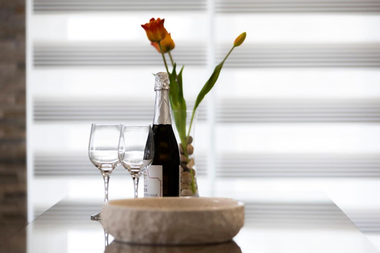 Joy 1 Apartment โนวาลยา ภายนอก รูปภาพ