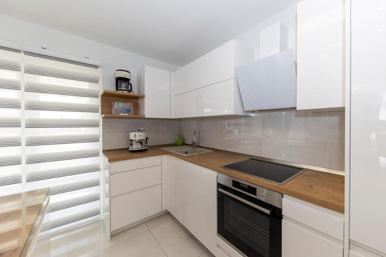 Joy 1 Apartment โนวาลยา ภายนอก รูปภาพ
