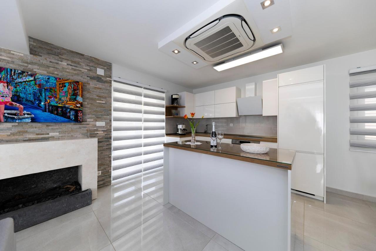 Joy 1 Apartment โนวาลยา ภายนอก รูปภาพ
