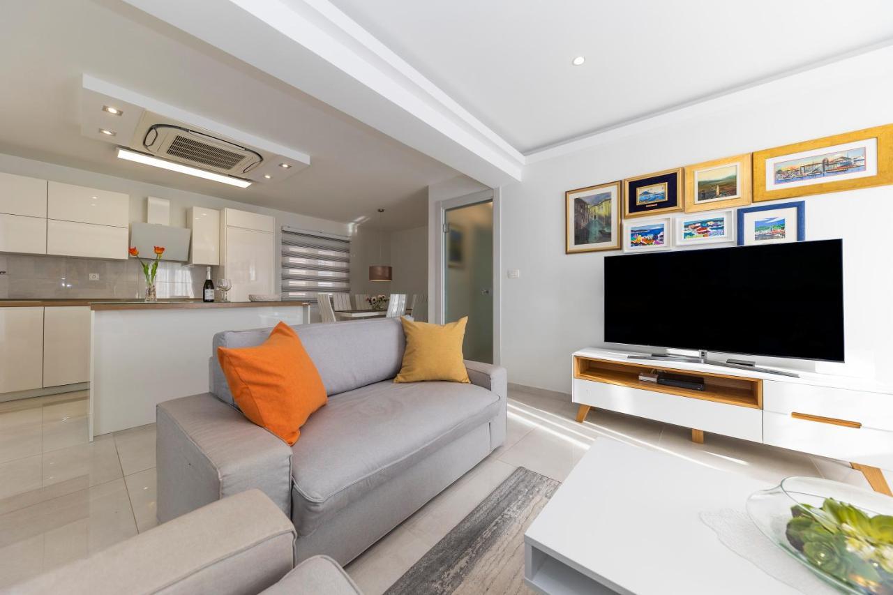 Joy 1 Apartment โนวาลยา ภายนอก รูปภาพ