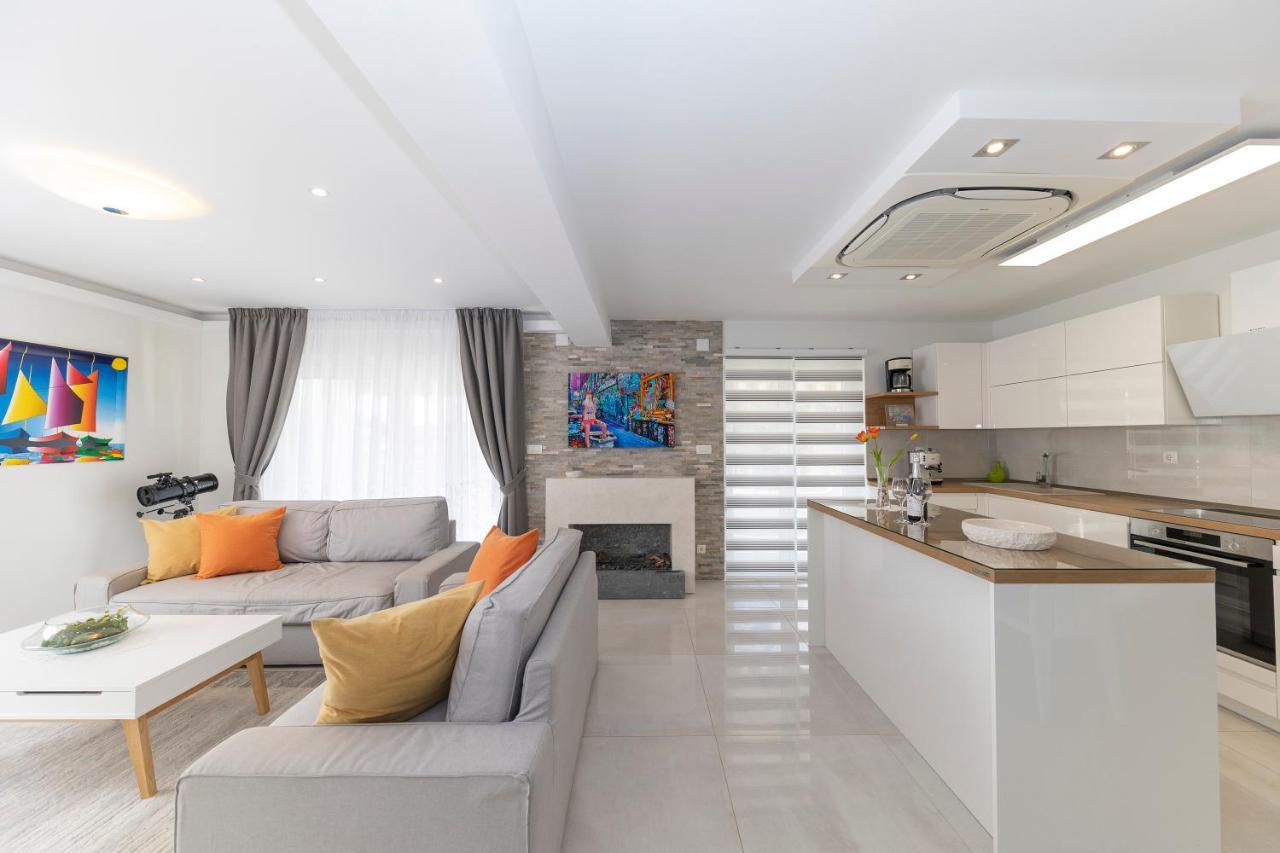 Joy 1 Apartment โนวาลยา ภายนอก รูปภาพ