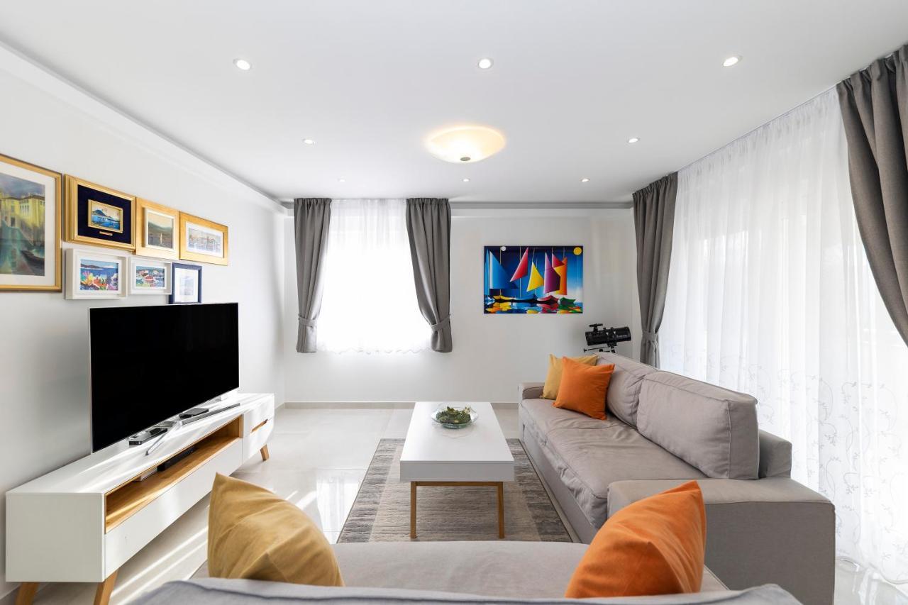 Joy 1 Apartment โนวาลยา ภายนอก รูปภาพ